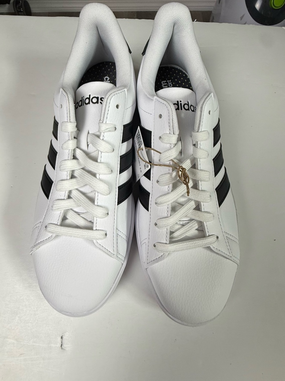 NWT Women’s Adidas Grand Court 2.0 Sneakers in Cloud White and Core Black Size 9